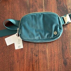 Brand New with tags Lululemon Everywhere Belt Bag Velour